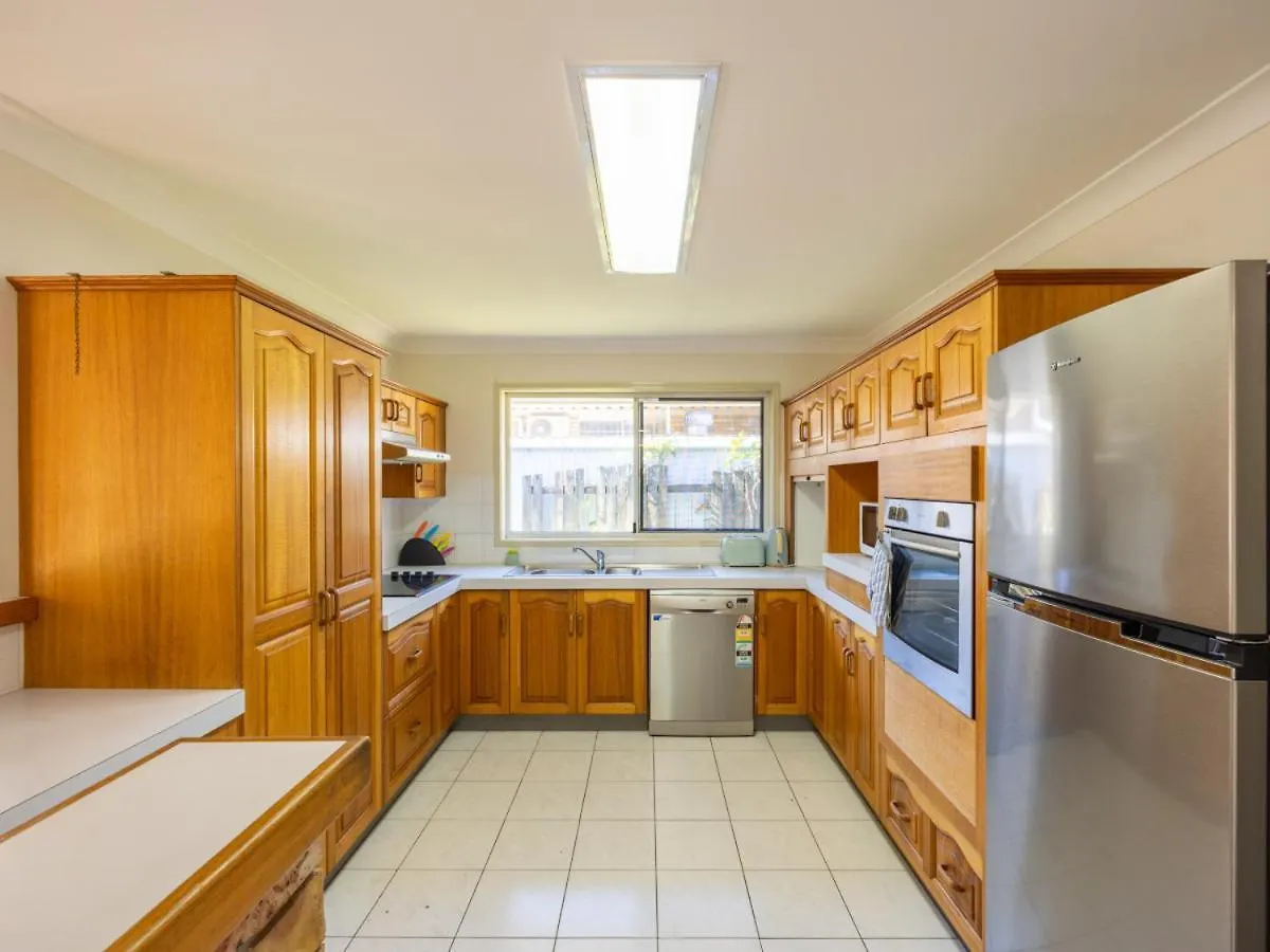 4 Beds Family House At Sunnybank Hills Villa Brisbane Feriehus